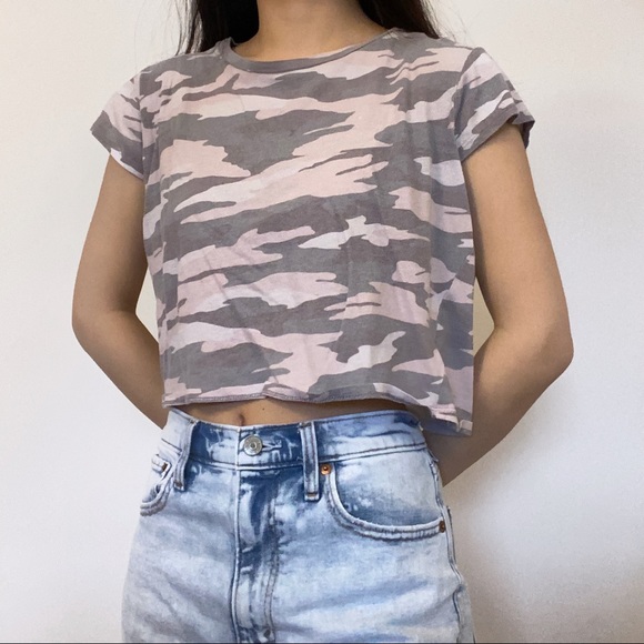 Pink and grey camo t shirt - Picture 2 of 2